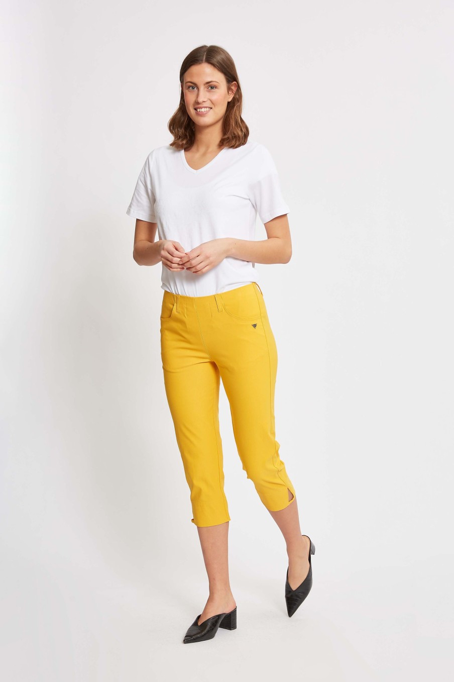 Silhouette Laurie | Anabelle Regular Capri Medium Length - Mellow Yellow