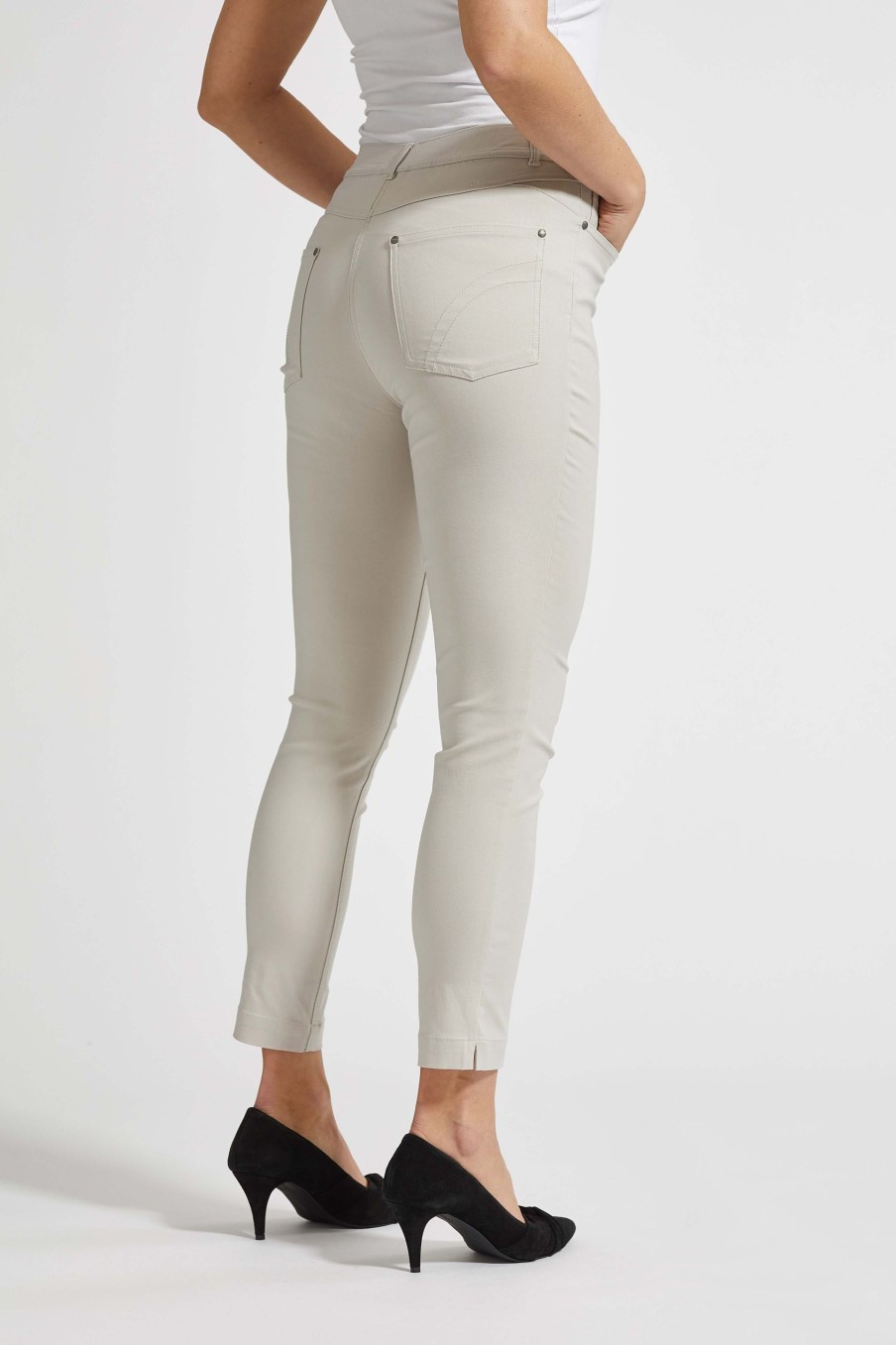 Silhouette Laurie | Faith Slim - Extra Short Length - Grey Sand