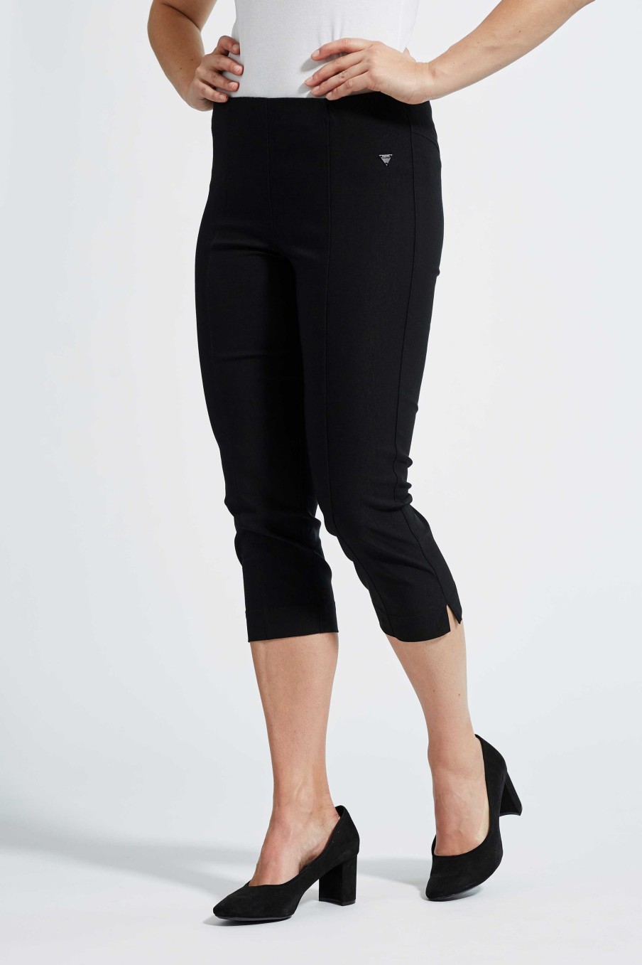 Silhouette Laurie | Aubrey Slim Capri - Black