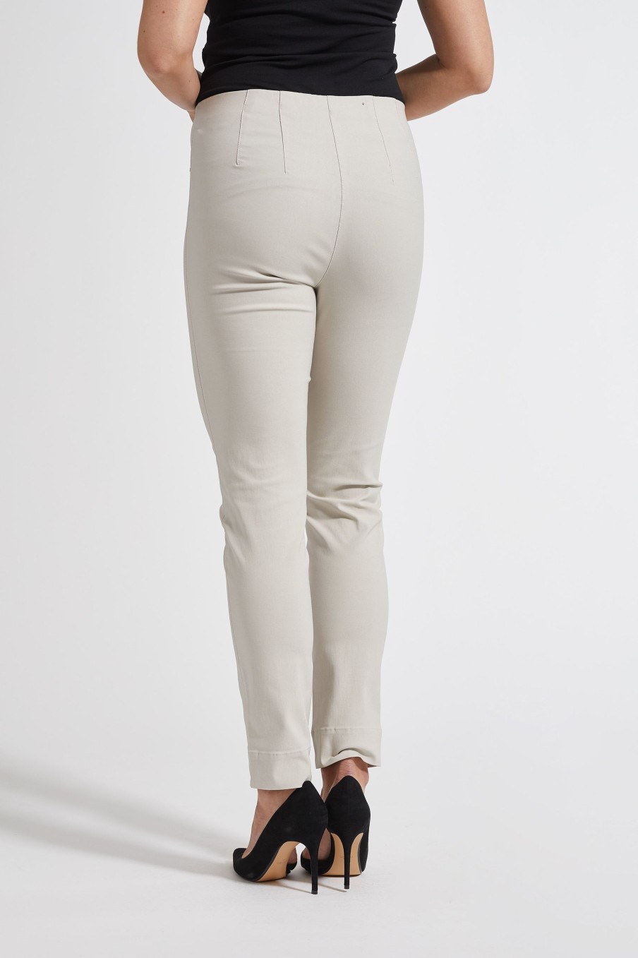 Silhouette Laurie | Vicky Slim - Short Length - Grey Sand