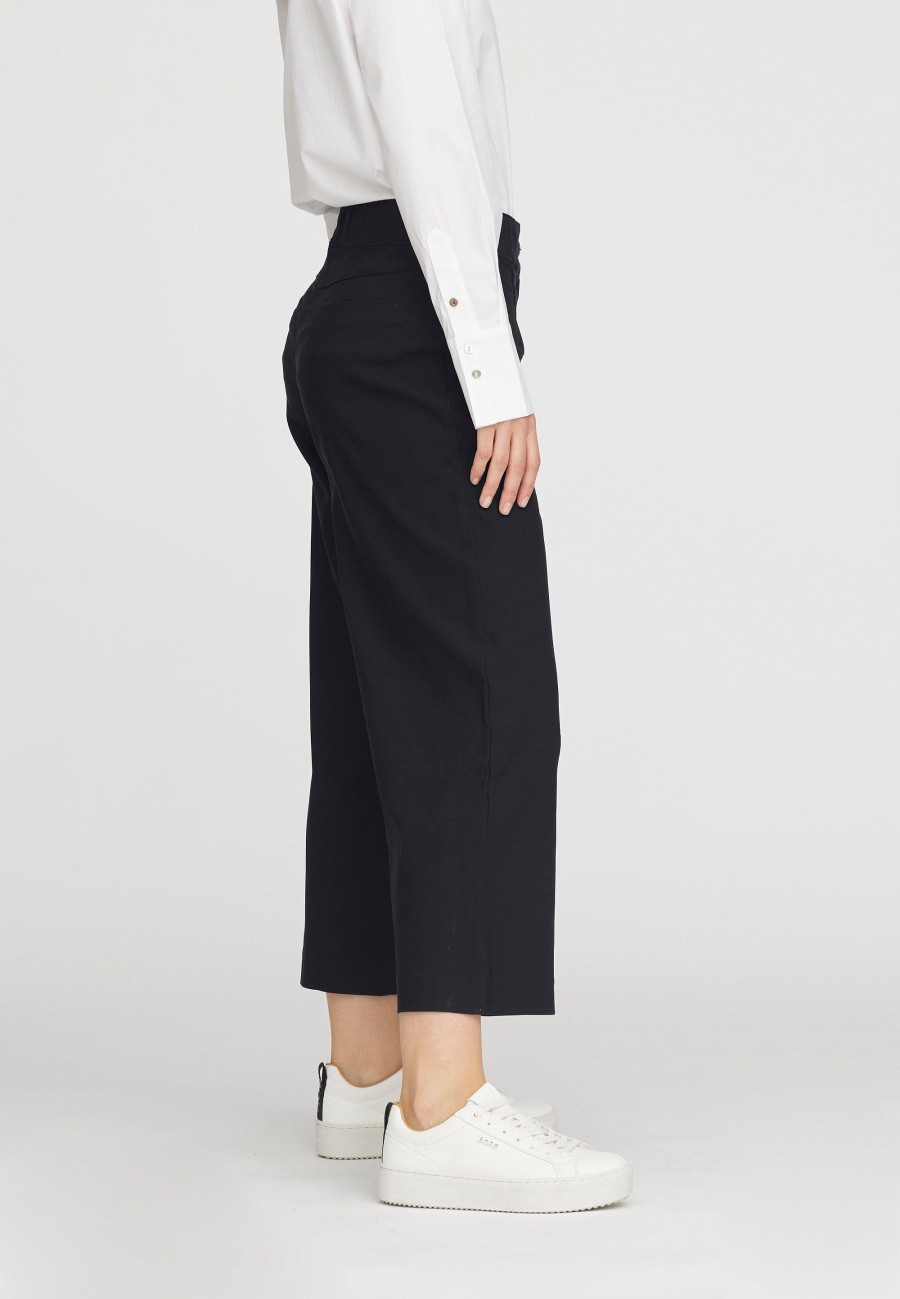 Silhouette Laurie | Lester Loose Crop - Black